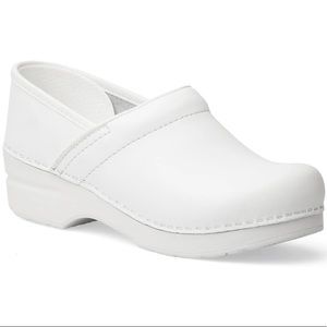 Dansko clogs size 39 in white